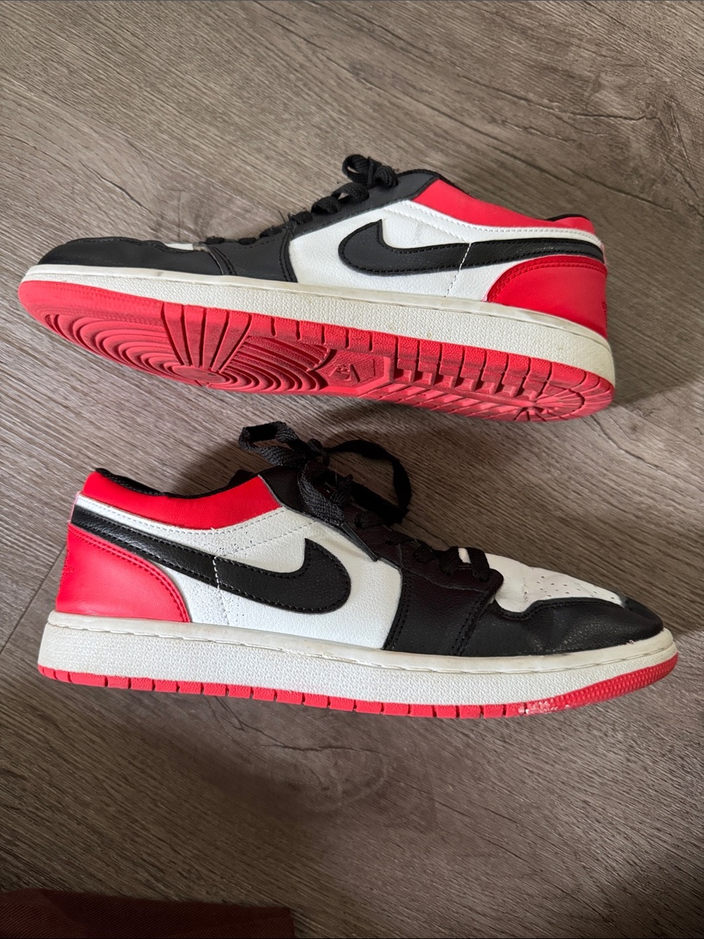 Nike Air Jordan 1 Low Bred Toe